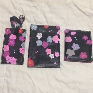 Designers Guild Floral Leather Travel Set